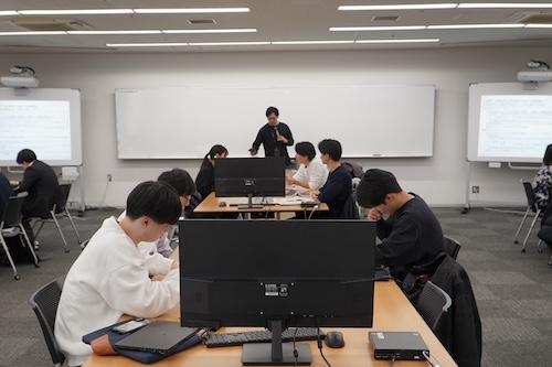 ゼミ全体でもこの快挙に盛り上がっているそうです（ゼミの様子）