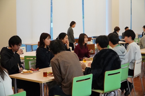 講義終了後に行われた交流会