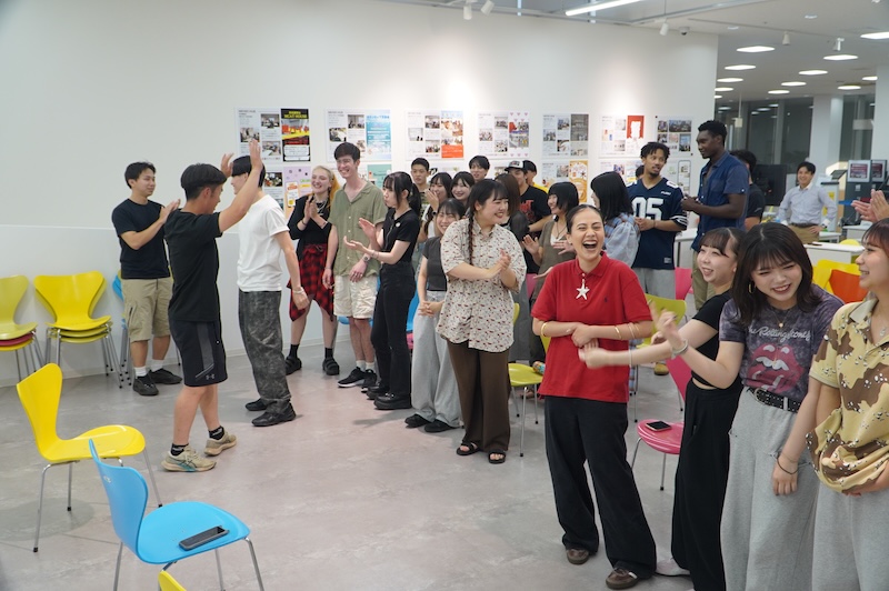 「Rainbow Africafe 2025」では、参加者たちが終始笑顔でした