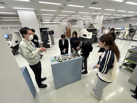 「多摩地域企業・団体見学ツアー」の様子（JUKI株式会社）