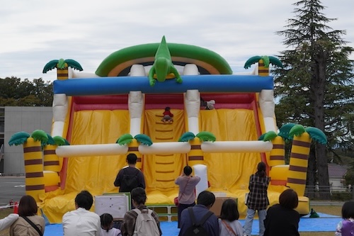 巨大滑り台登場！