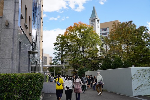 大学会館時計台