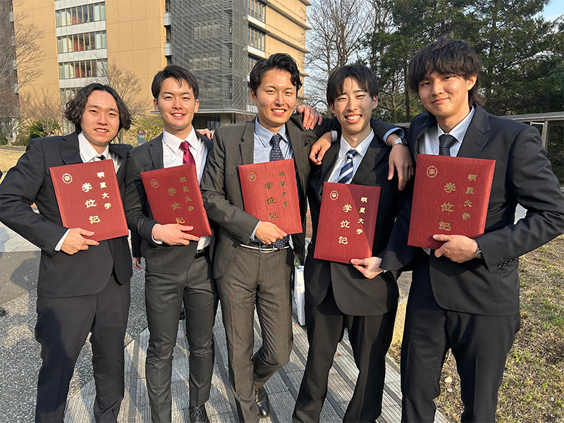 学位記授与式後の様子7