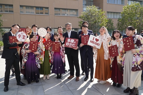 学位記授与式後の様子8