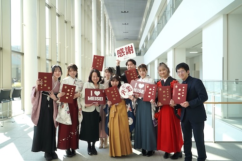 学位記授与式後の様子9