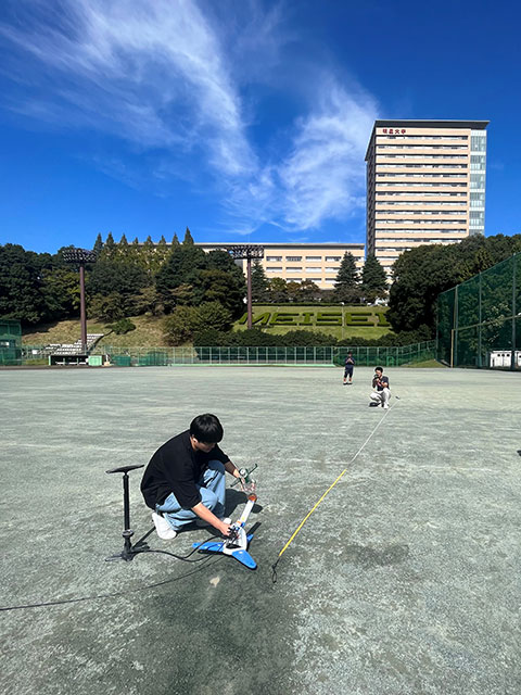 物理学実践実習1：ペットボトルロケットを用いた放物運動の実験