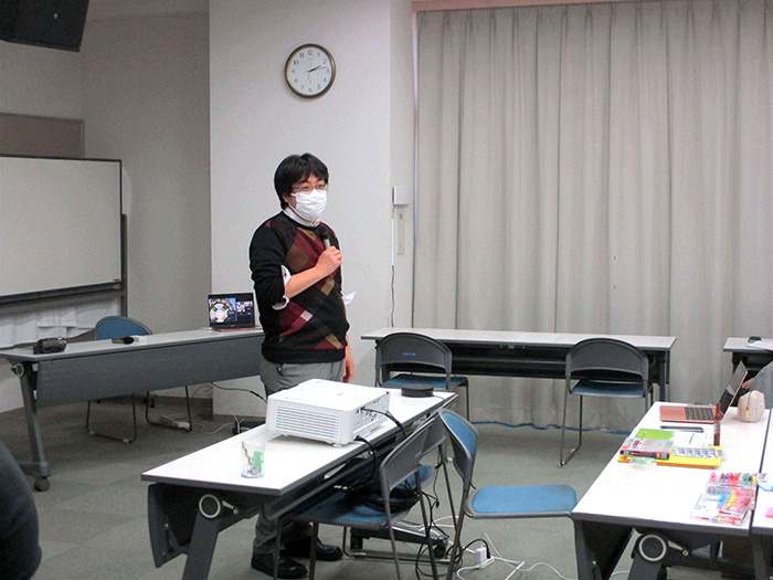 情報学部山中脩也准教授が「プログラミングワークショップ」を実施