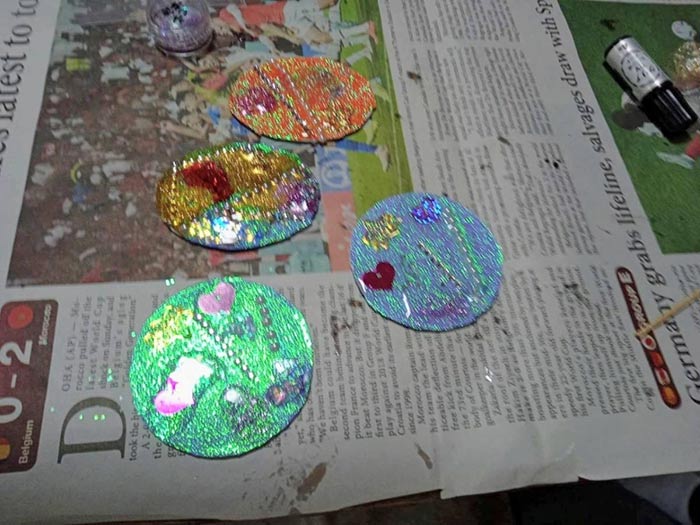 ボランティアサークル「Sun-Flower」が地域の子ども向けに「レジン教室」を開催