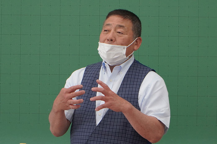 経営学部学生の産学連携授業—ジェラートの「ギフトセット」の企画提案に挑戦