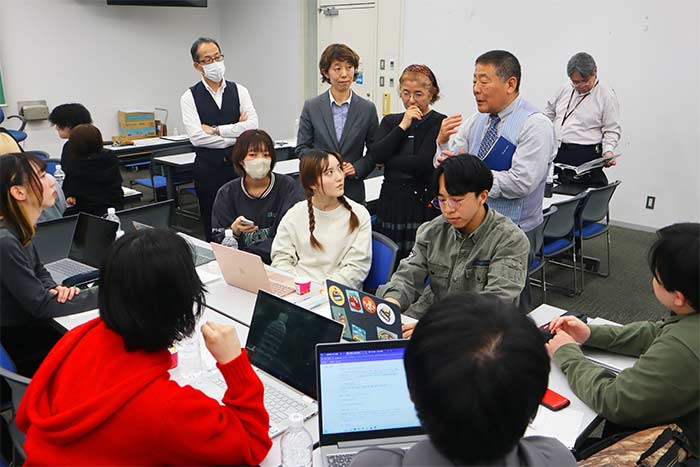 経営学部学生の産学連携授業—「ペット用ジェラート」の企画提案に挑戦